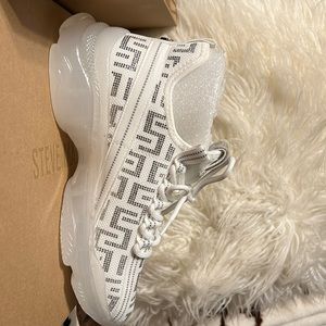 Brand New Steve Madden Maxima Sneakers. Never worn.